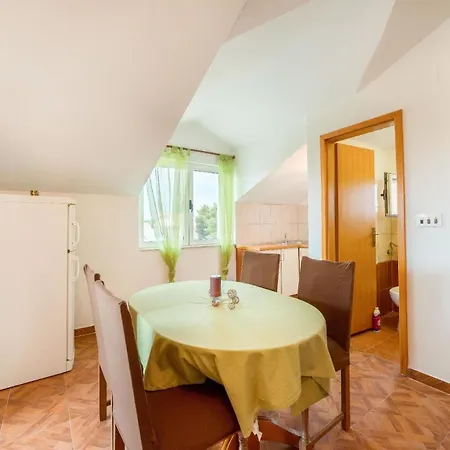 Fuer 3 Personen Ca 35 Qm In Srima, Dalmatien Norddalmatien Daire