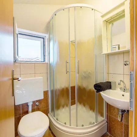 Daire Fuer 3 Personen Ca 35 Qm In Srima, Dalmatien Norddalmatien *